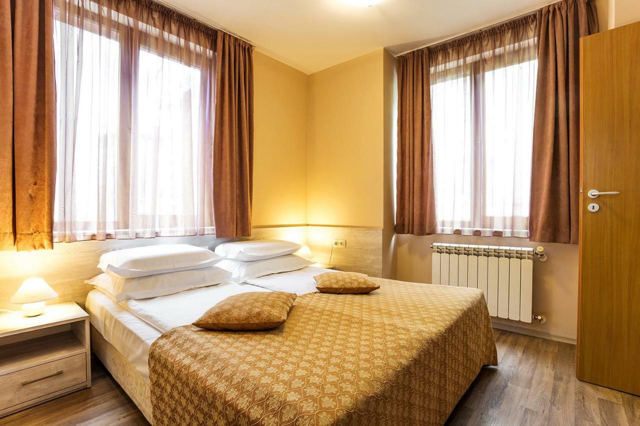One-Bedroom Apartment Sofa Bed,830271317:JPEG
